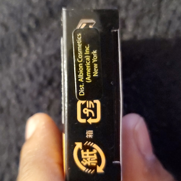 Anna Sui Lip Color R - Picture 7 of 8